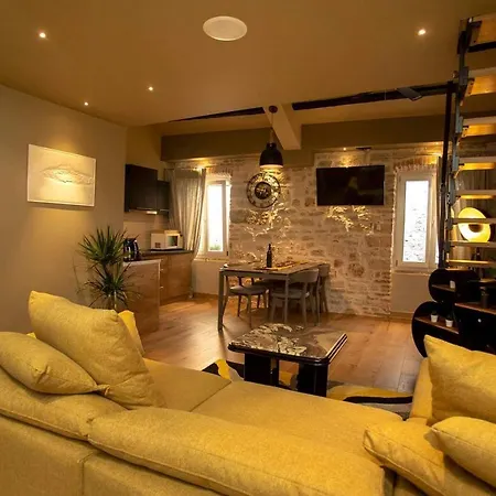 ˇdcˇ Modern Near The Church Apartment Rovinj